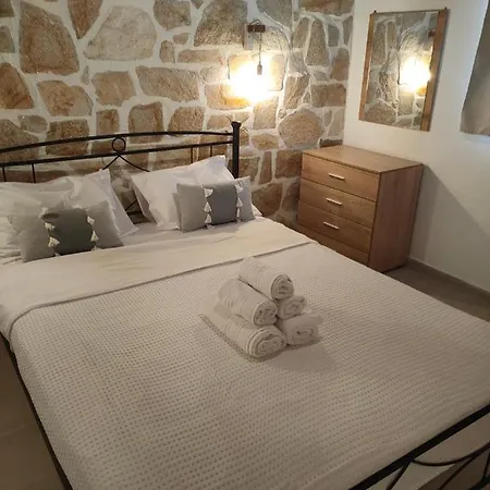 Apartment παραδοσιακό πέτρινο σπίτι Nikiti (Sithonia)