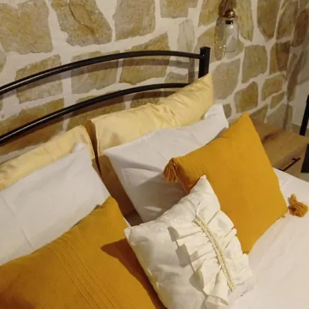 παραδοσιακό πέτρινο σπίτι Nikiti (Sithonia)