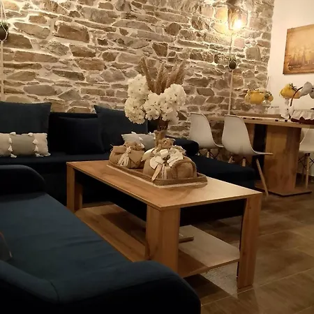 παραδοσιακό πέτρινο σπίτι