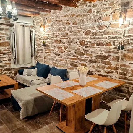 παραδοσιακό πέτρινο σπίτι Apartment