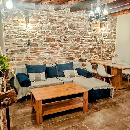 Apartment παραδοσιακό πέτρινο σπίτι Nikiti (Sithonia)