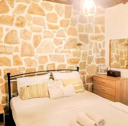 Casa Lithari