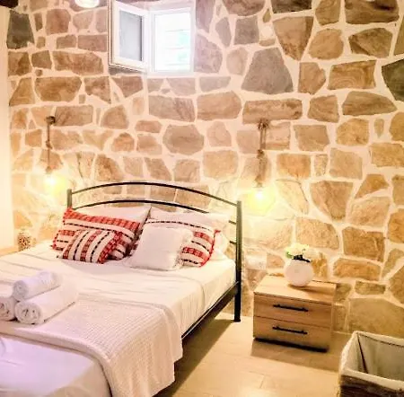 Casa Lithari