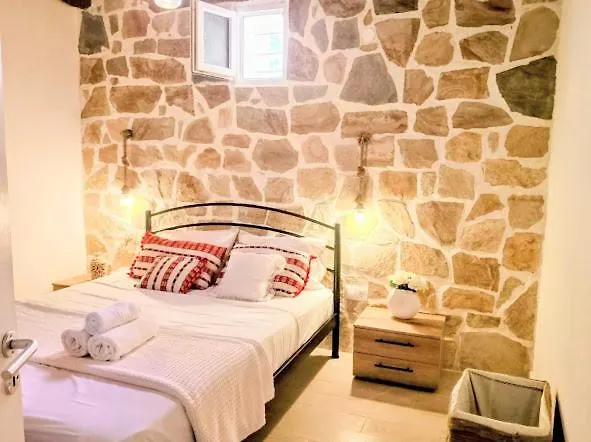 Casa Lithari